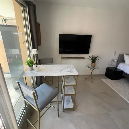 New Large - Monaco Border - Sea View - Lift - Parking Included Apartman