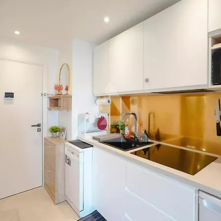 New Large - Monaco Border - Sea View - Lift - Parking Included Apartment *